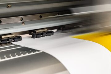 roll-to-roll vs flatbed printing